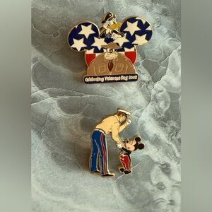 Veterans Day 2002 Disney Pin & USMC Pin